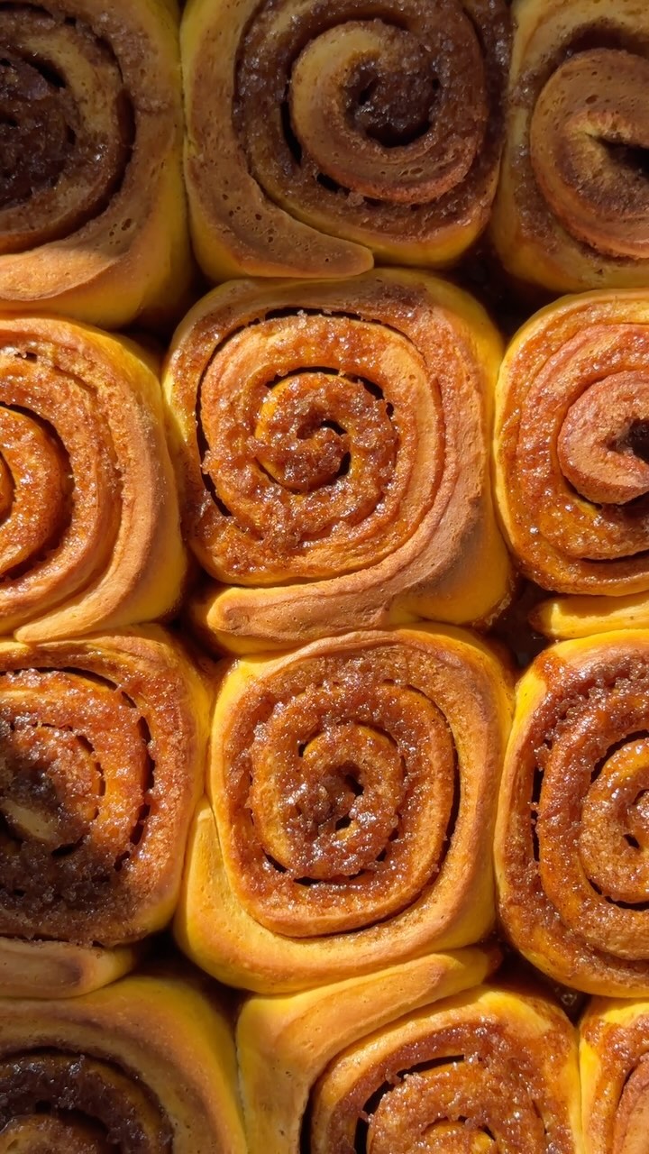 Pumpkin Spice Eggnog Cinnamon Rolls