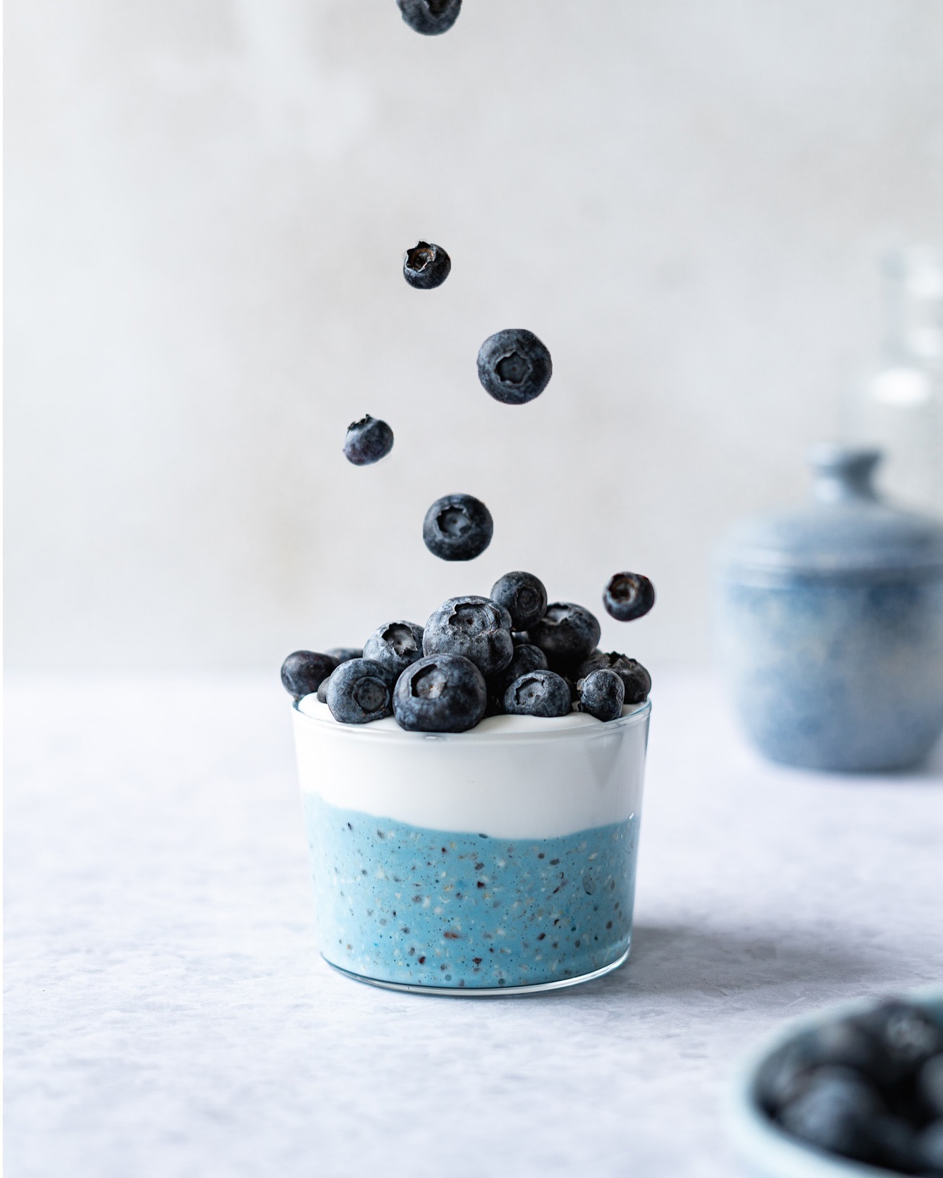 Overnight Oats with Blue Spirulina
