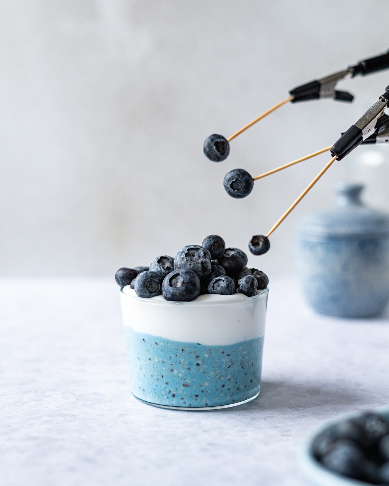 Overnight Oats with Blue Spirulina