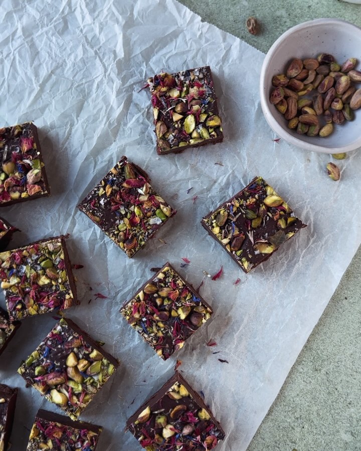 Vegan Chocolate Fudge with Pistachios