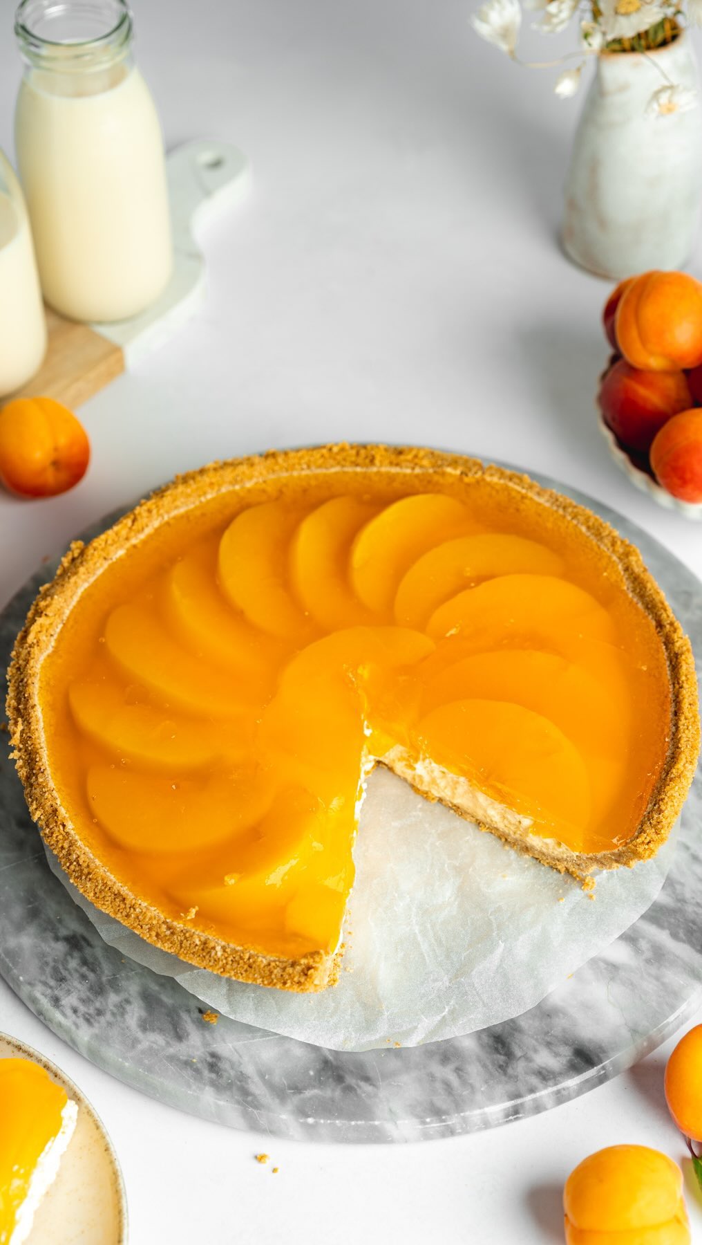 Vegan No-Bake Peaches and Cream Pie