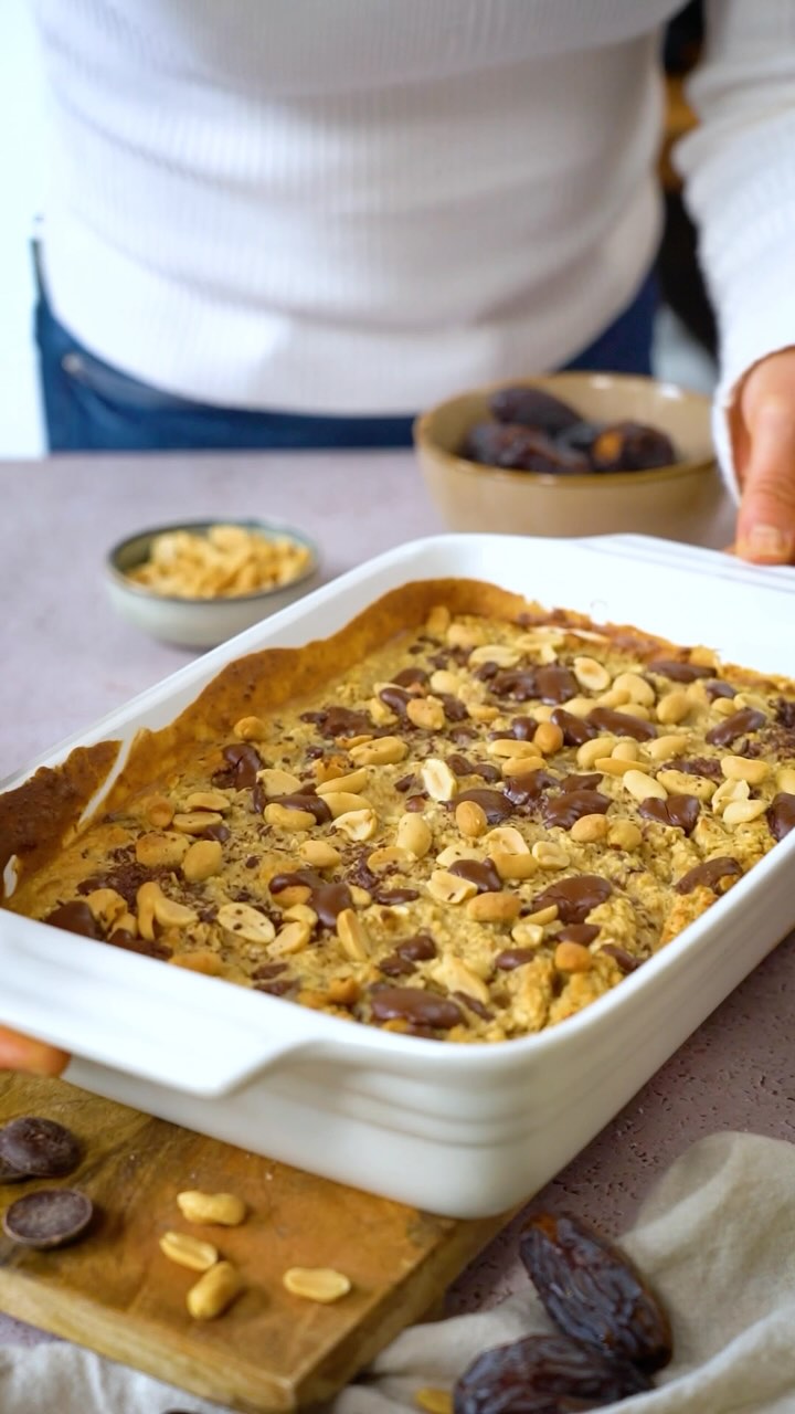 Vegan Snickers Baked Oats