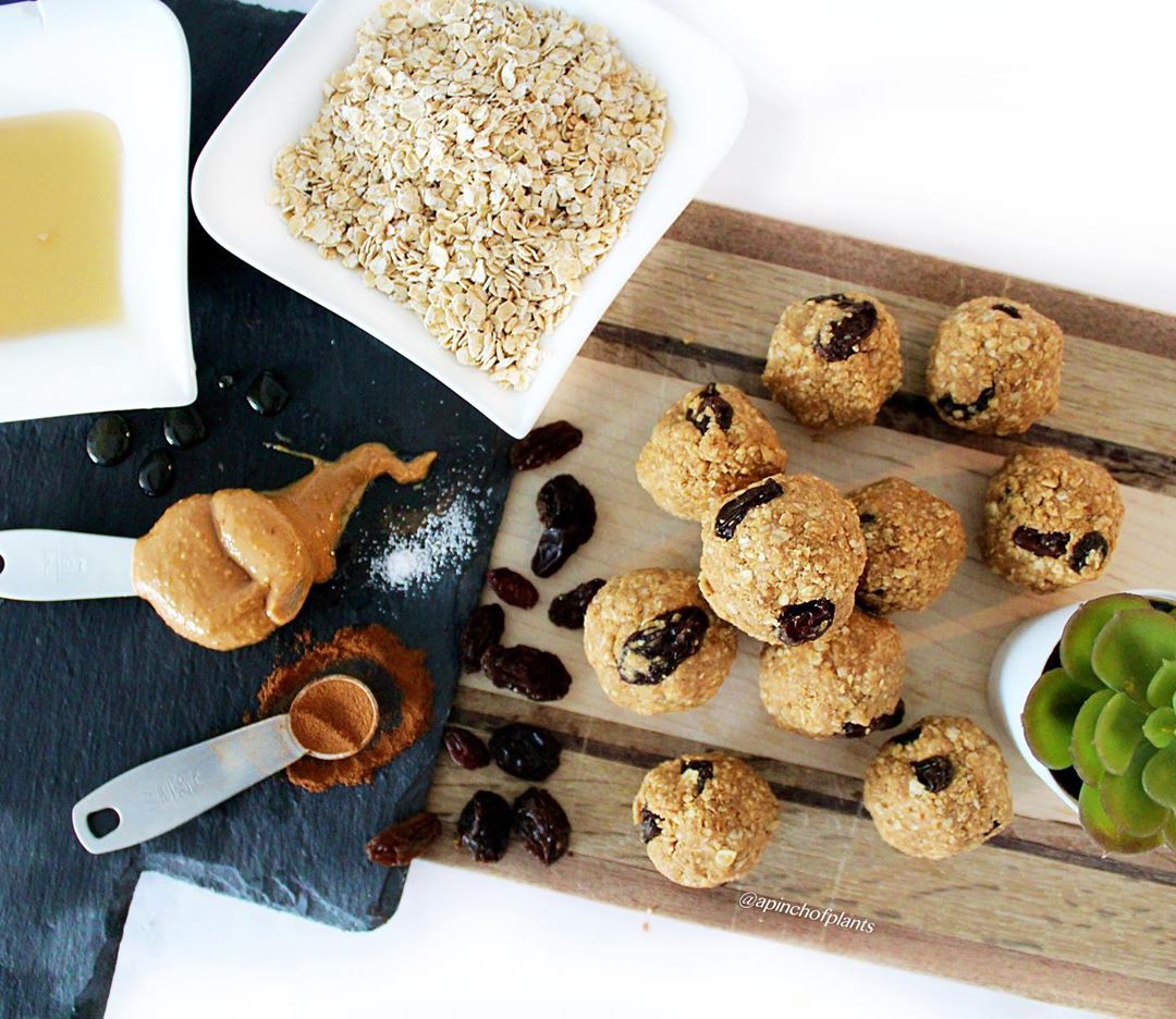 Quick and Easy Oatmeal Raisin Energy Balls