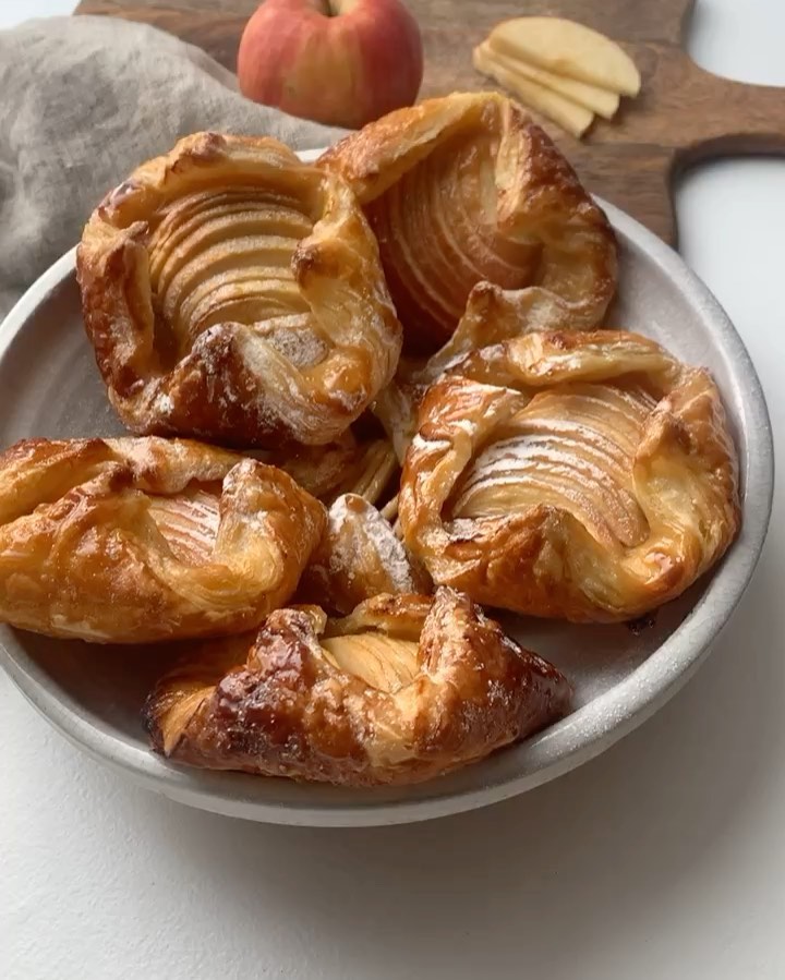 Quick and Easy Vegan Apple Tarts