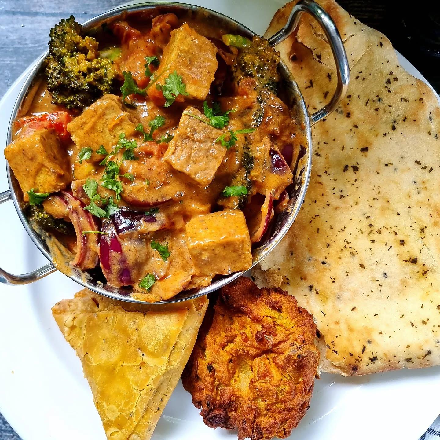 Smoked Tempeh and Broccoli Balti