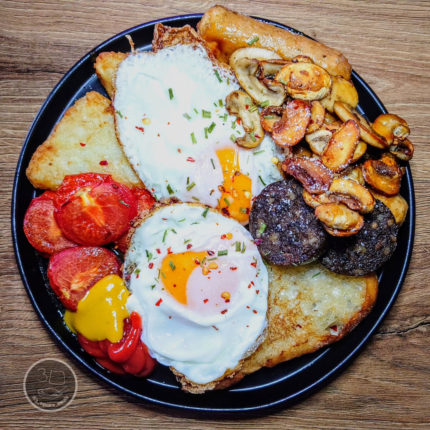 Veggie Breakfast with Roasted Tomatoes and Fried Eggs