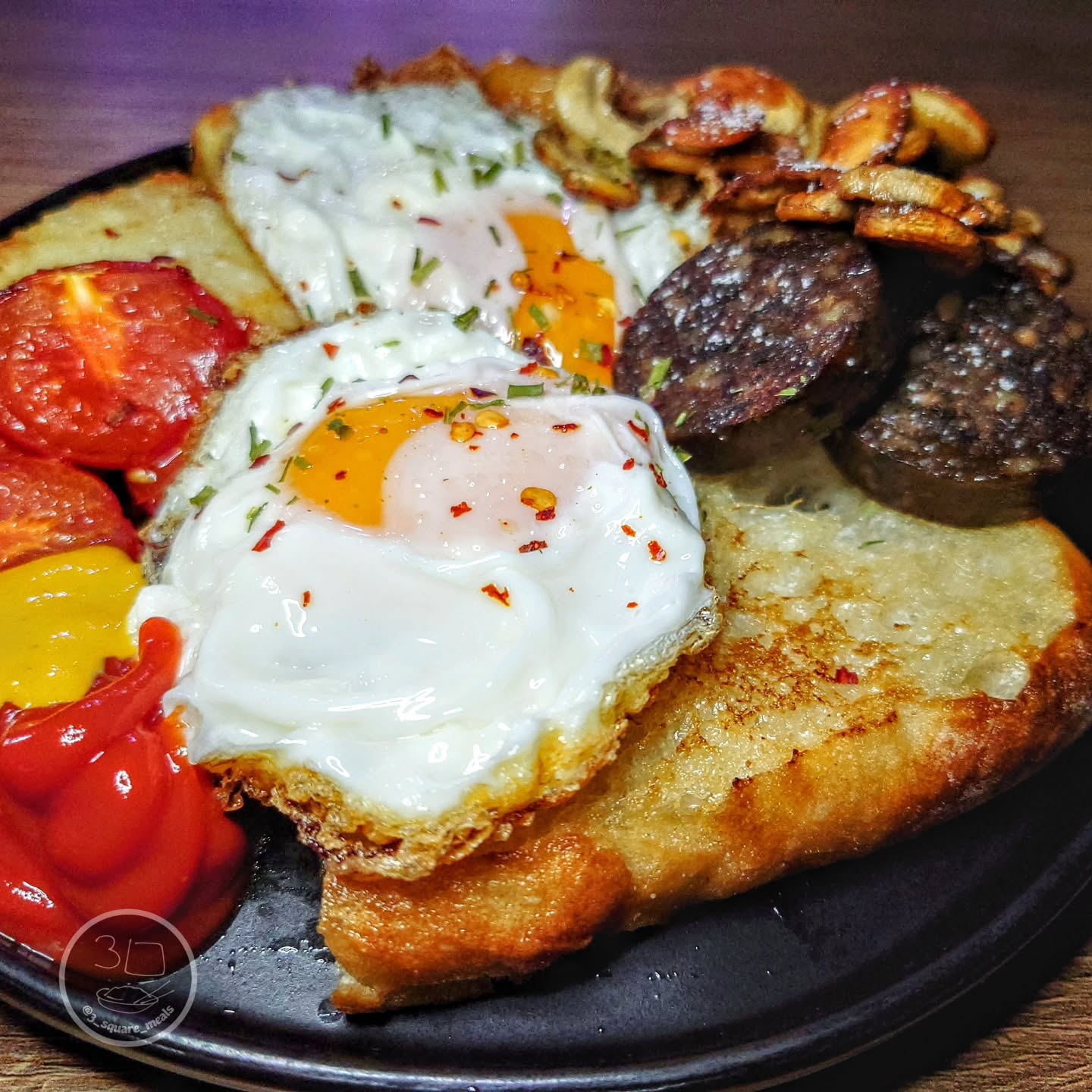 Veggie Breakfast with Roasted Tomatoes and Fried Eggs