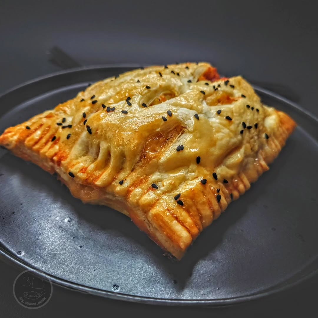 Simple Vegetarian Puff Pastry Pasty