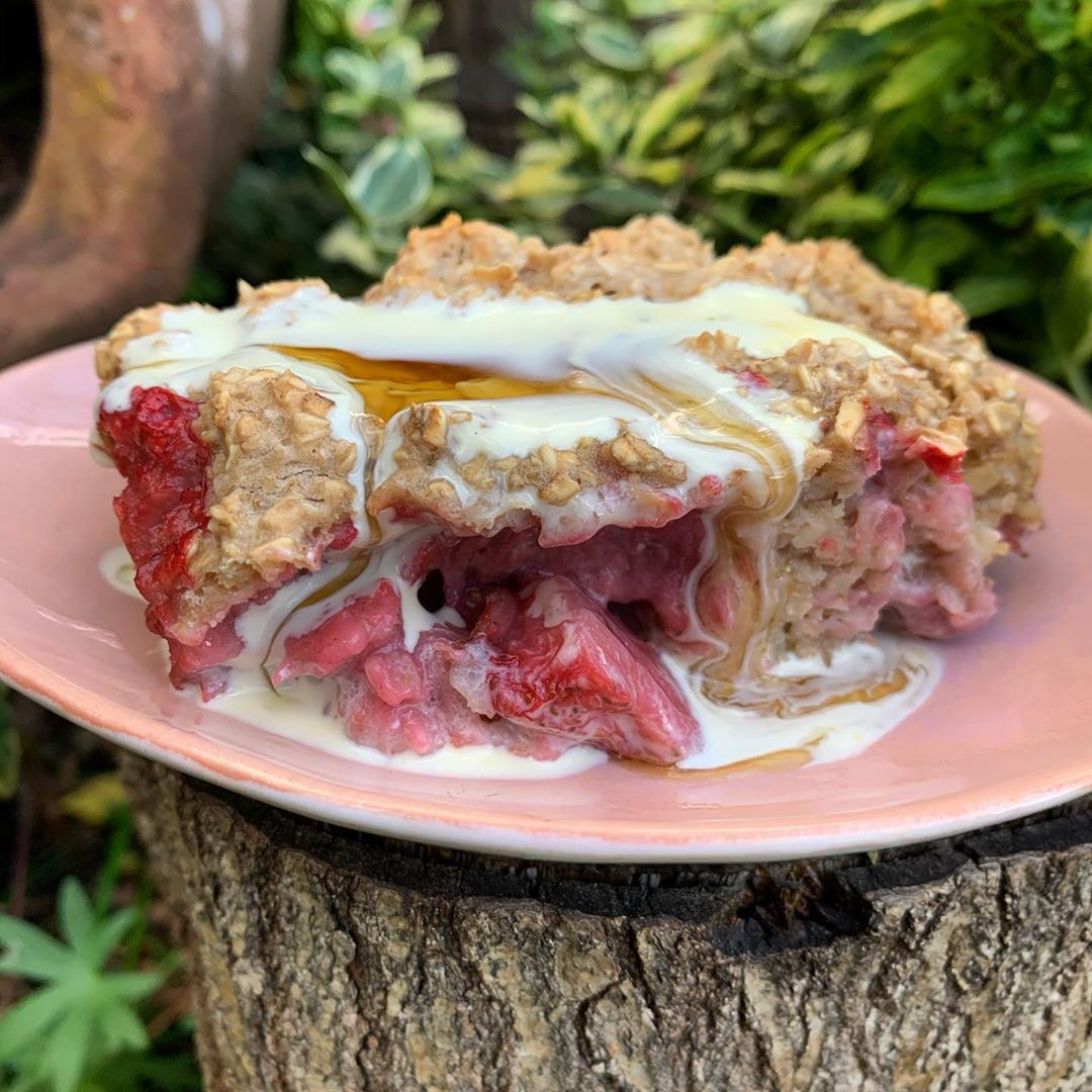 Strawberry and Cream Baked Oats