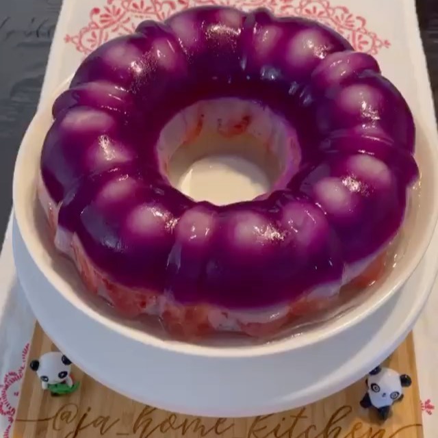 Giant Jelly Bundt Cake