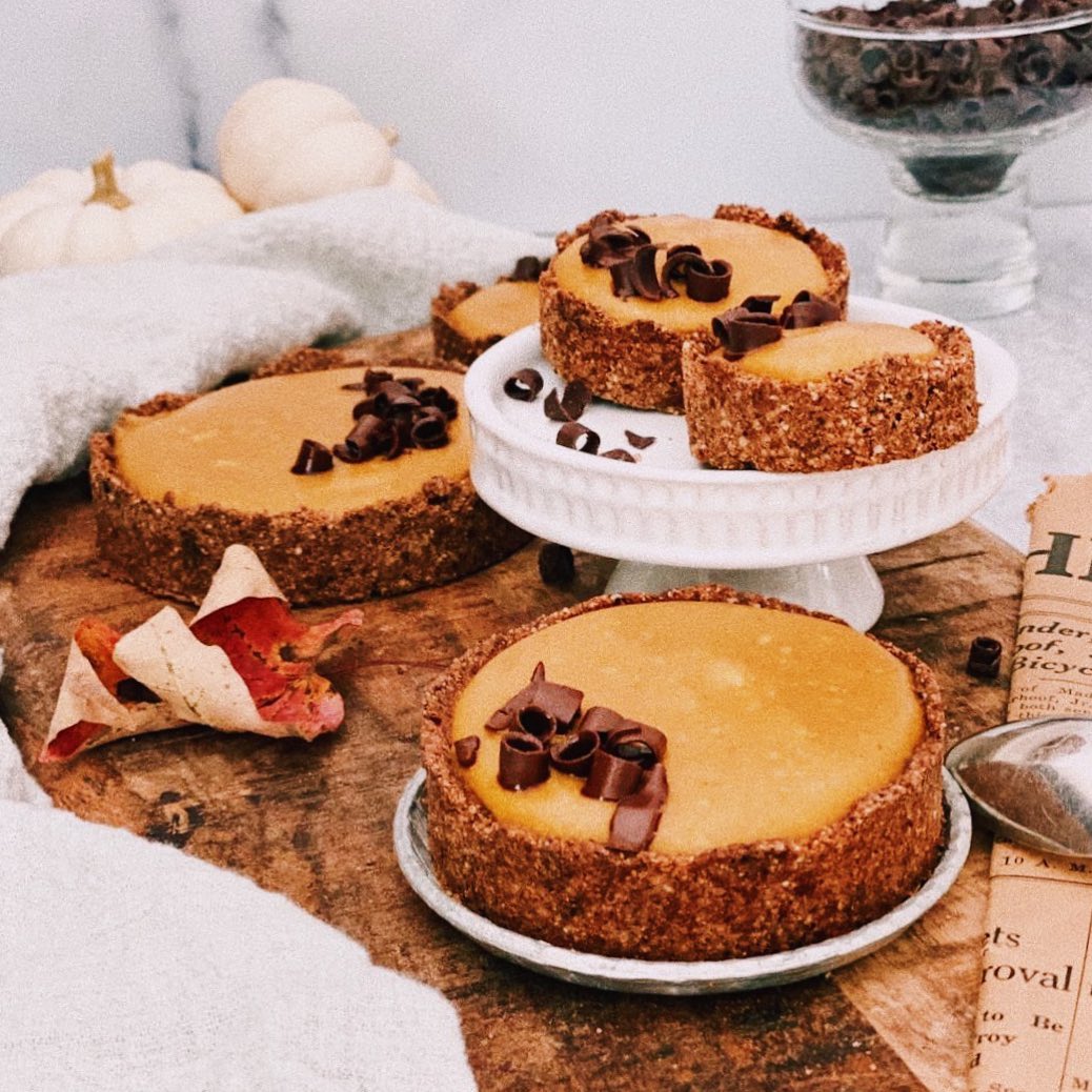 Vegan Pumpkin Tart with Chocolate Crust