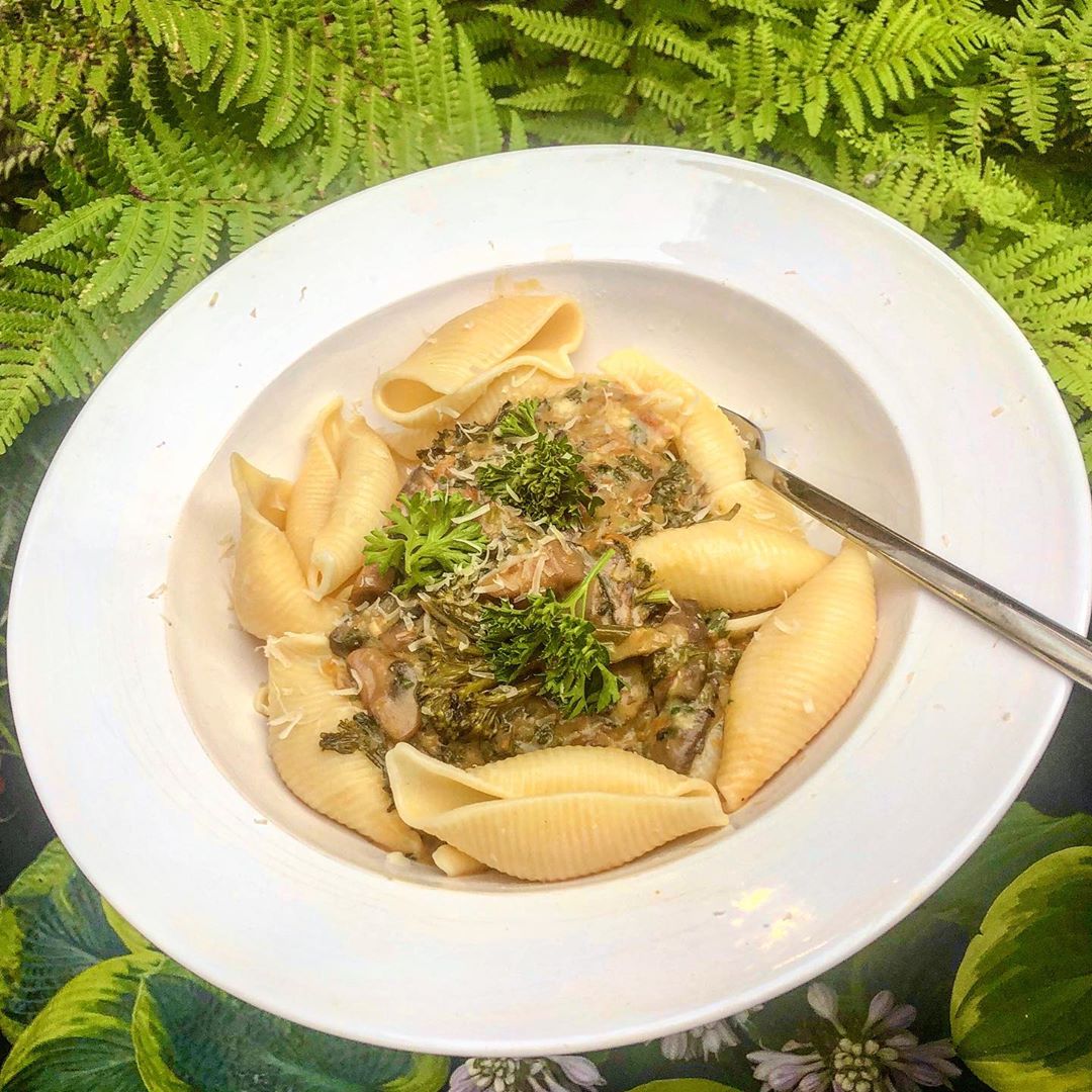 Creamy Vegan Mushroom Broccoli Pasta Dish