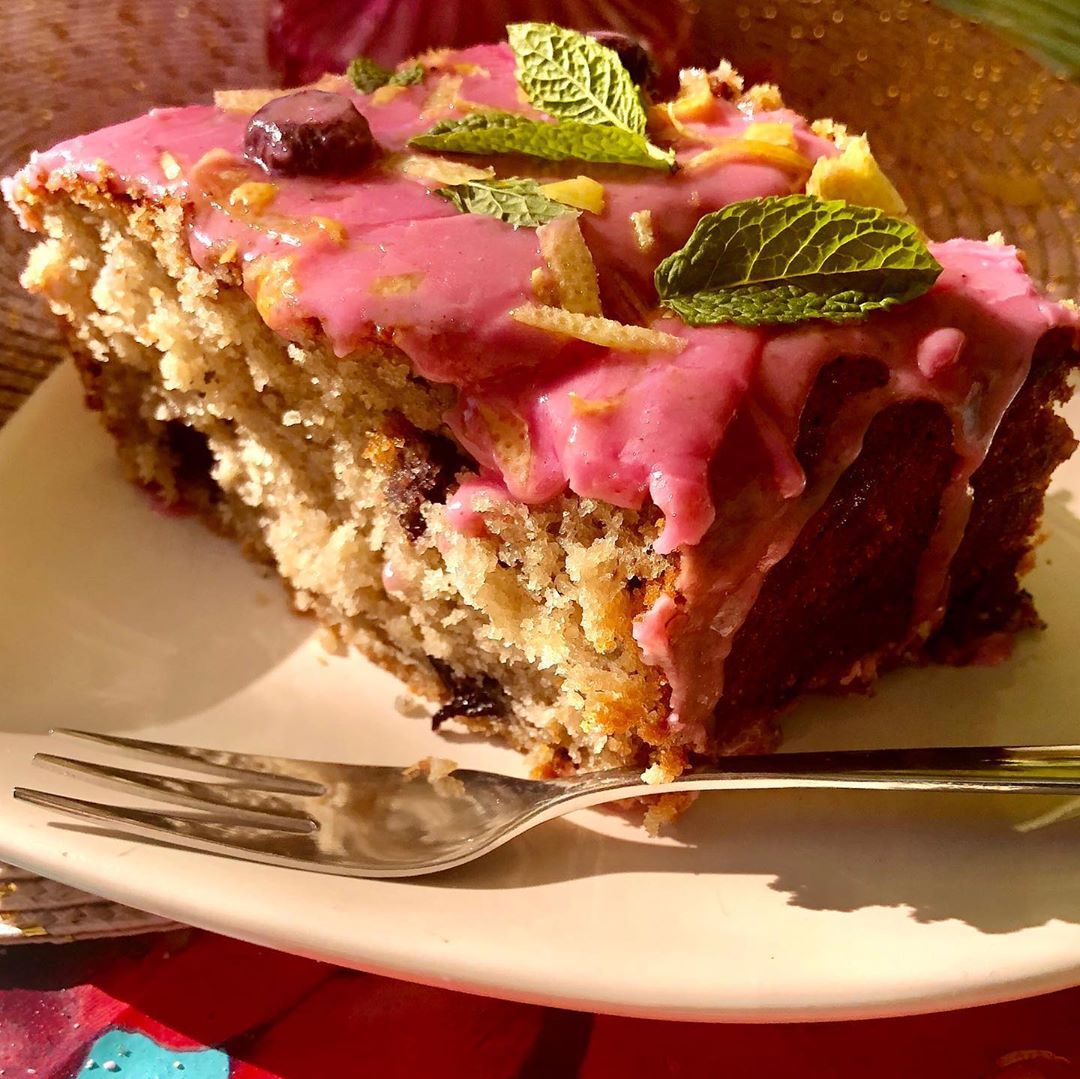 Blueberry and Lemon Drizzle Cake