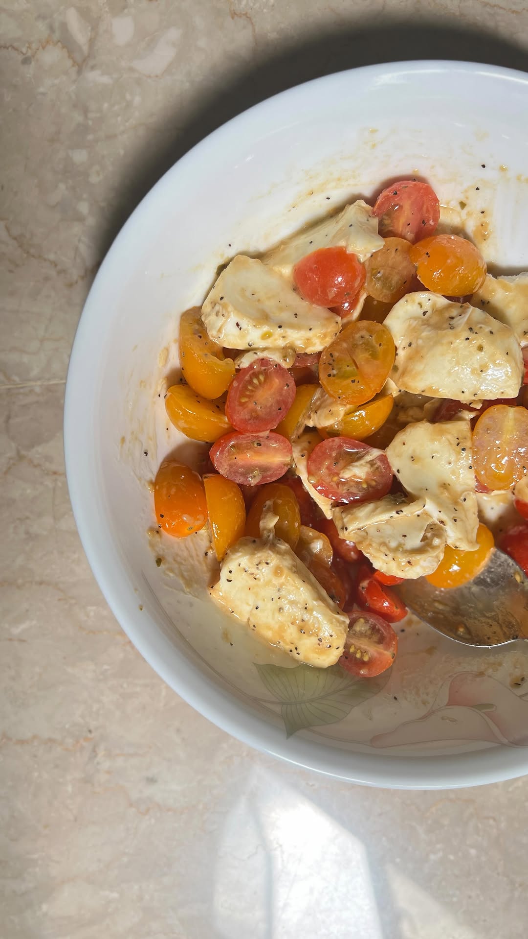 Simple Tomato and Mozzarella Salad