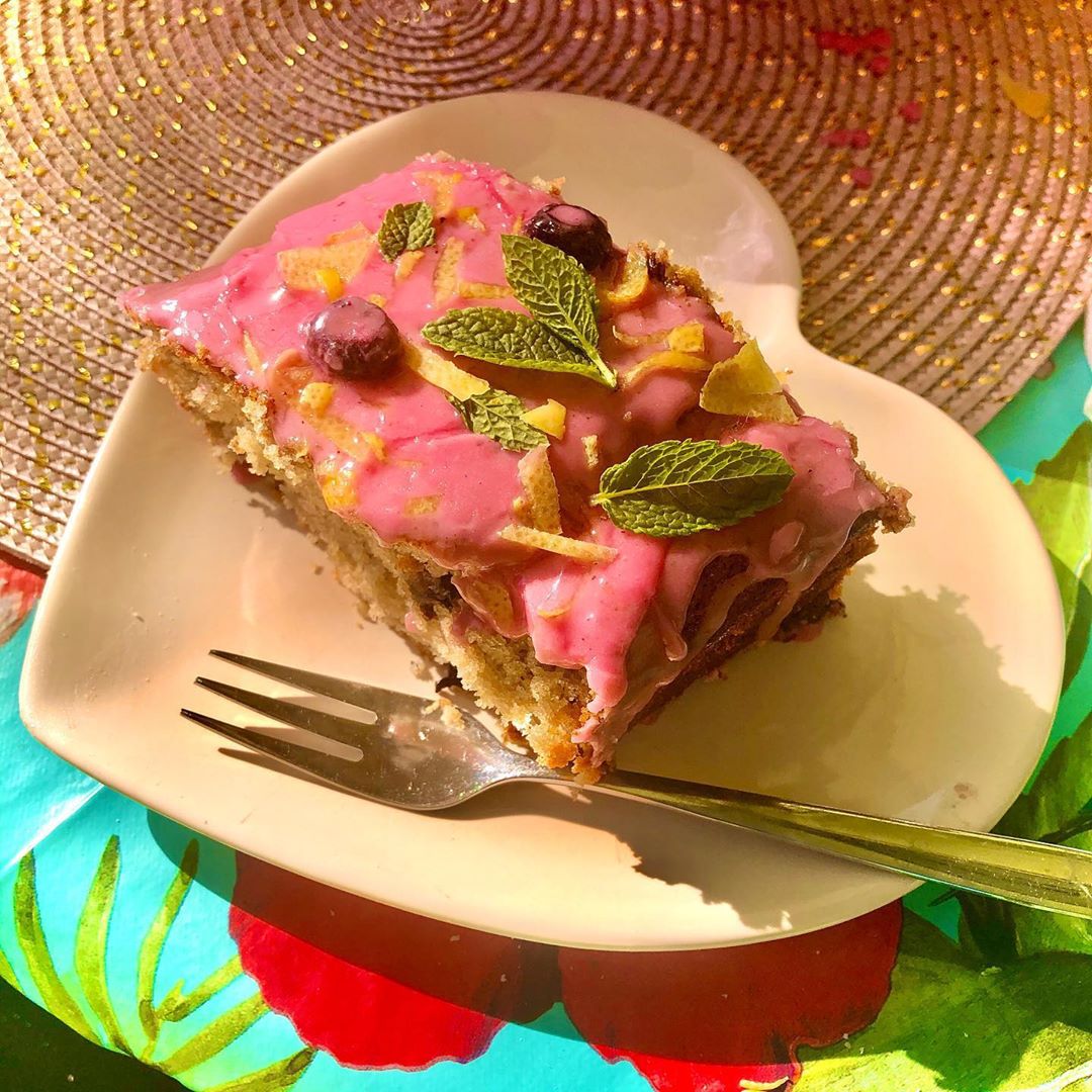 Blueberry and Lemon Drizzle Cake