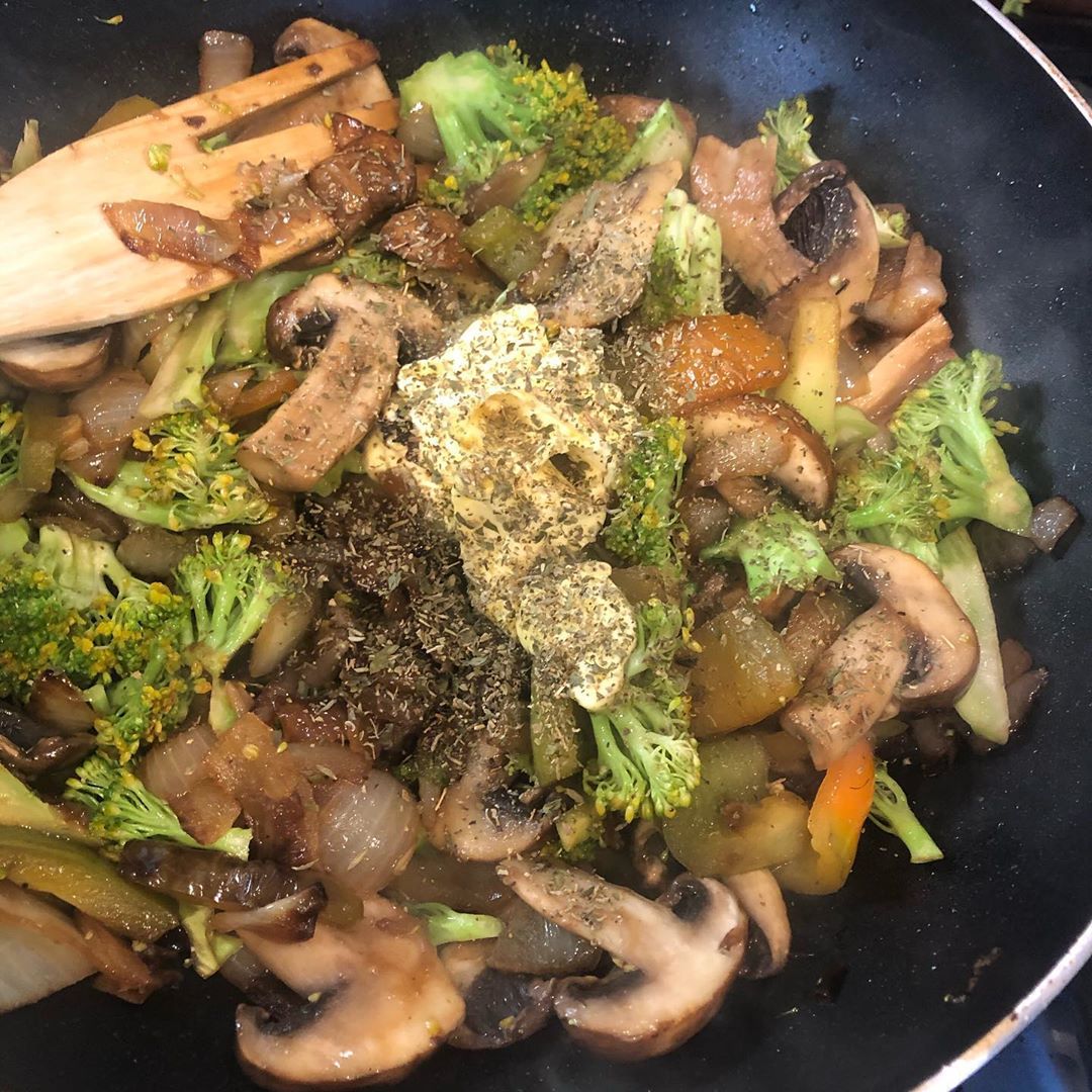 Vegan Creamy Kale Mushroom Pasta