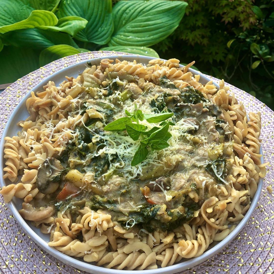 Vegan Creamy Kale Mushroom Pasta
