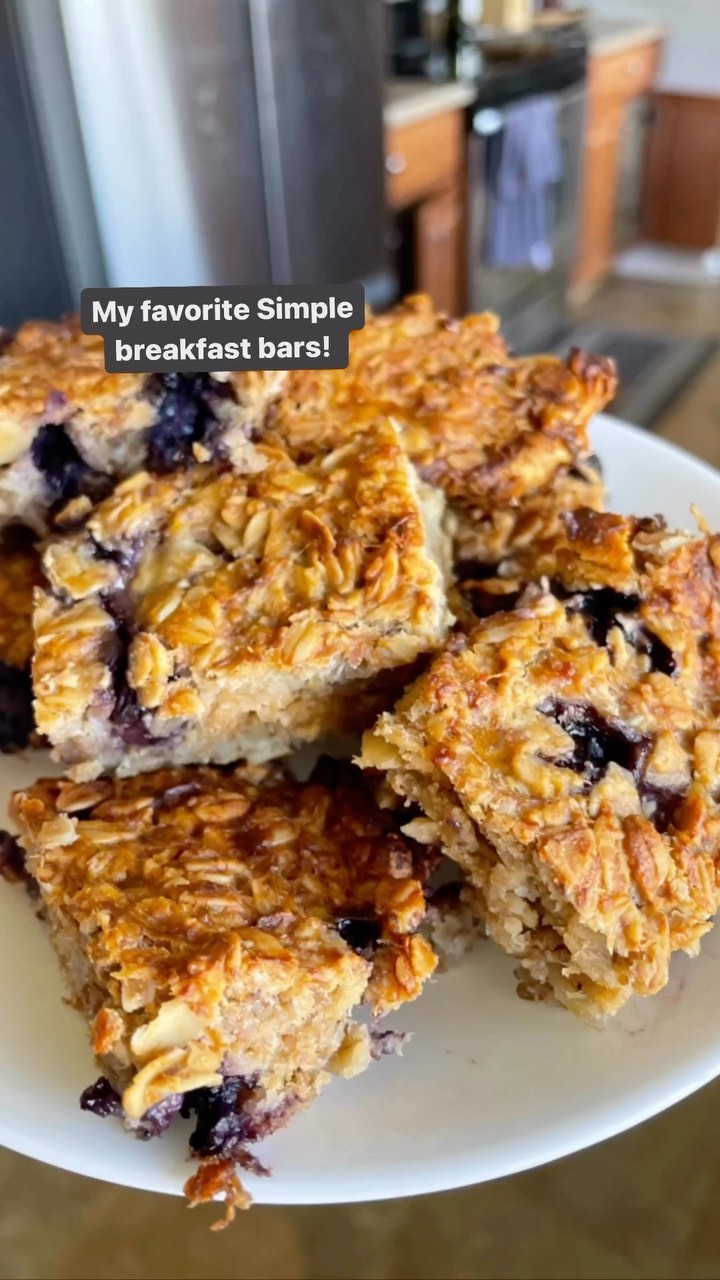 Berry and Banana Breakfast Bars