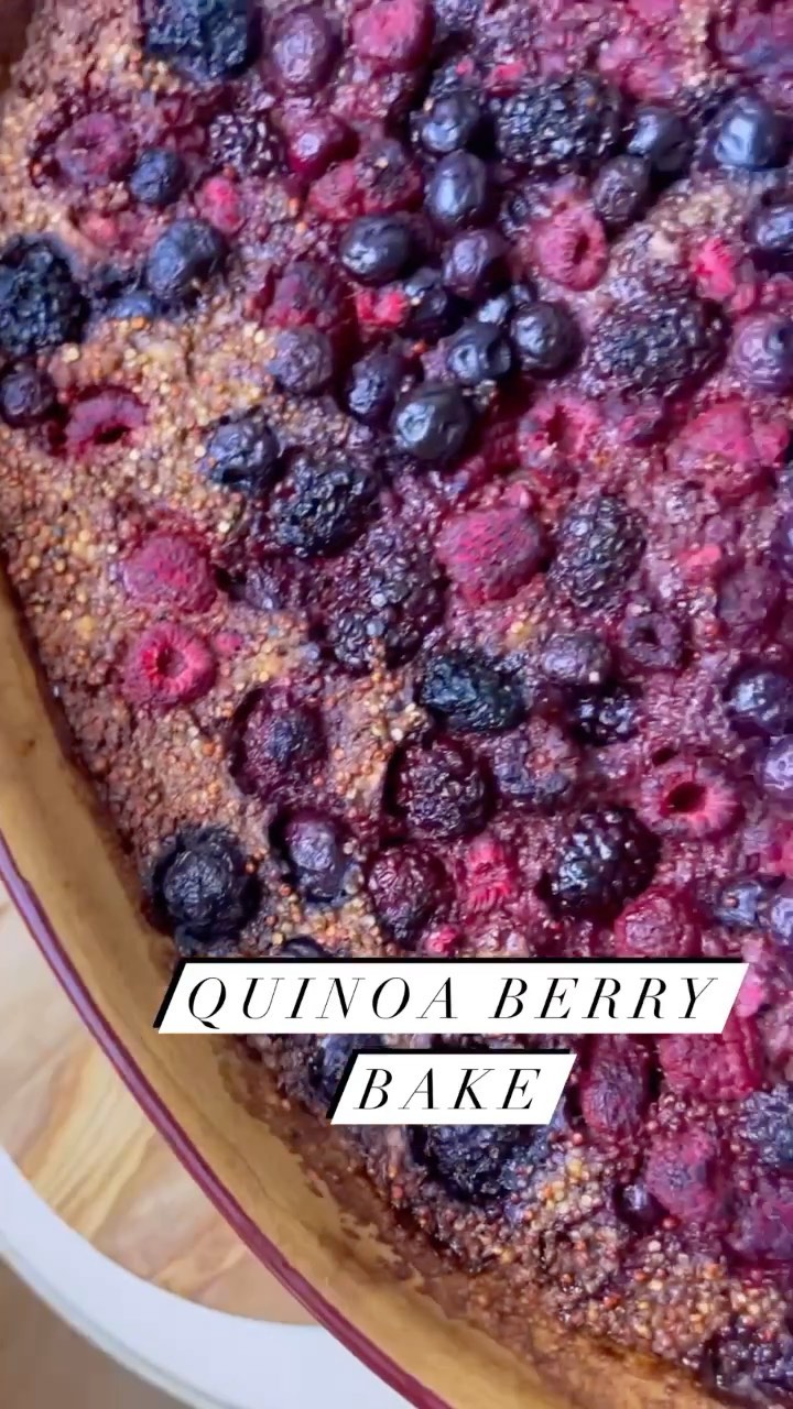 Easy Quinoa Berry Breakfast Bake