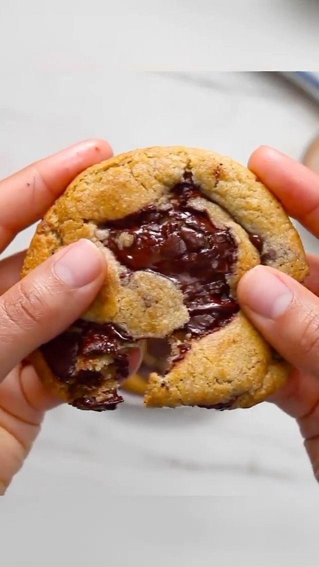 Vegan Chocolate Chip Cookies