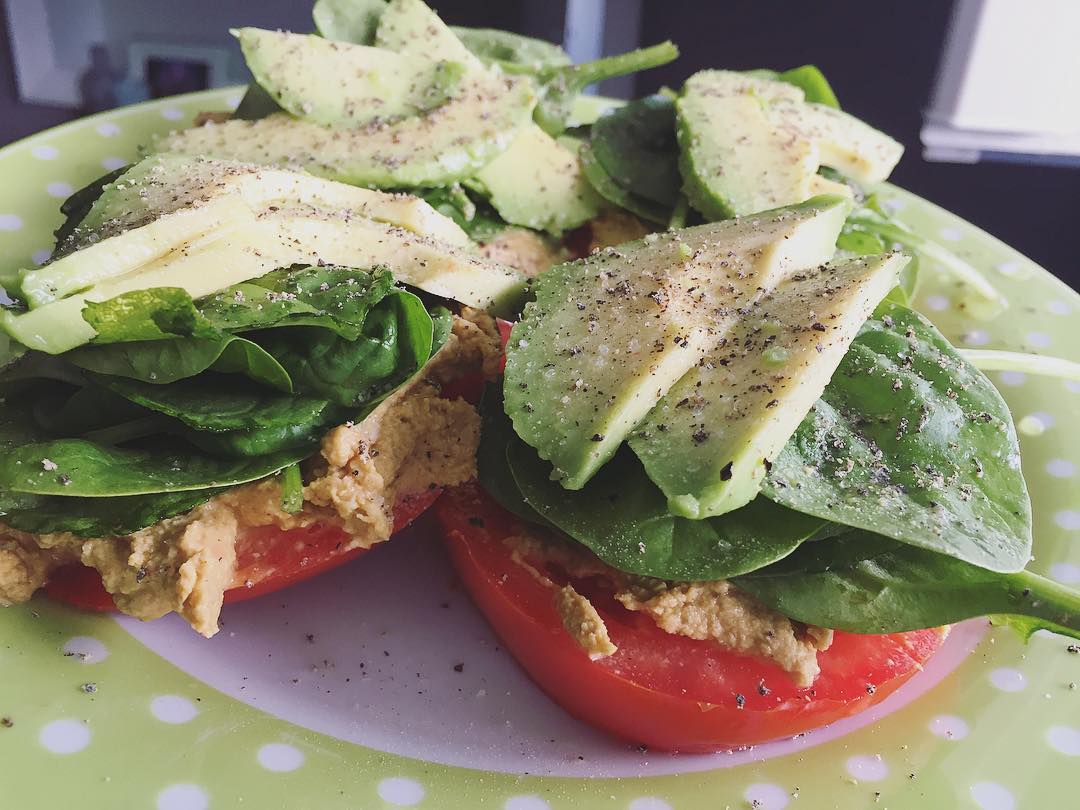 Fresh Tomato, Hummus, Spinach, and Avocado Snack