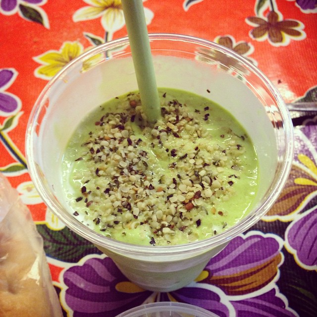 Green Avocado Spinach Smoothie