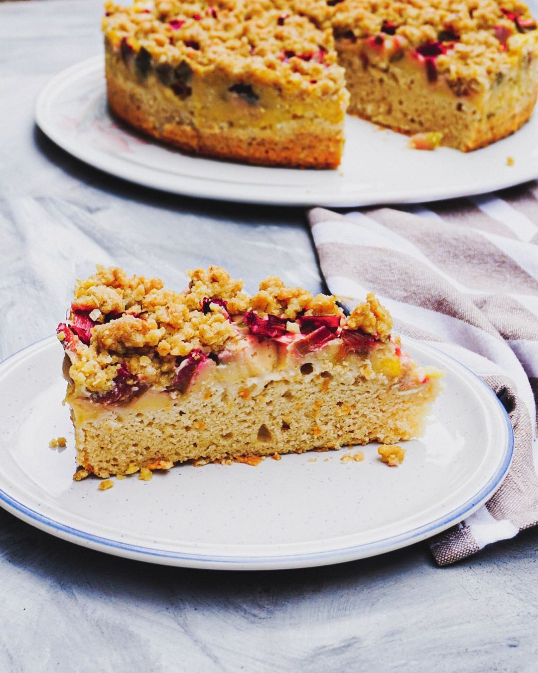 Rhubarb Cake with Vanilla Pudding and Crumbles