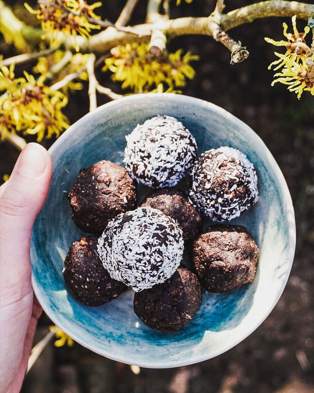 Simple Date and Almond Energy Balls