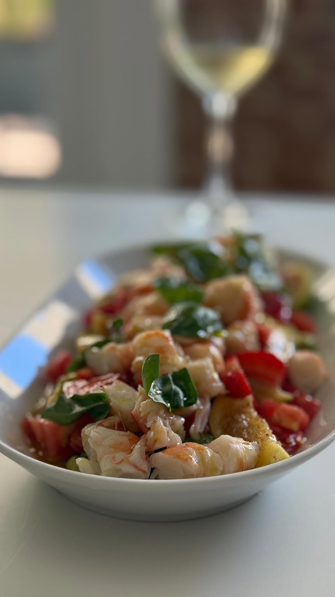 Refreshing Summer Salad with Avocado and Shrimp