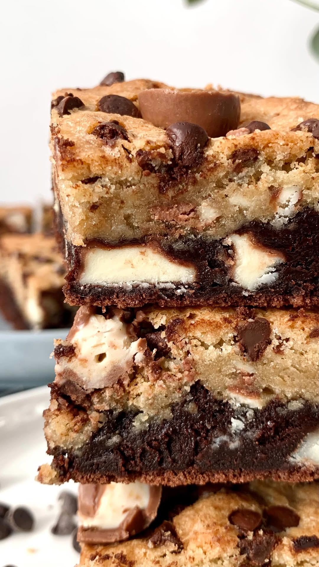 Kinder Chocolate Brookie Dessert