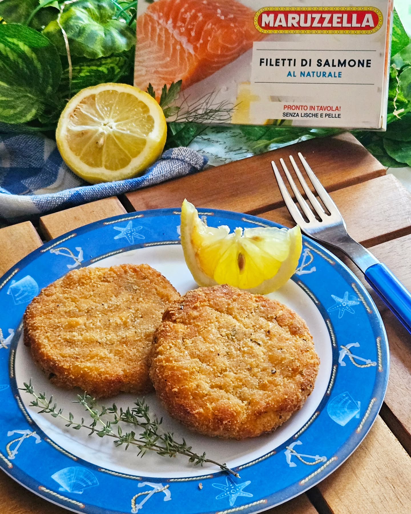 Air-Fried Quick Salmon Burgers