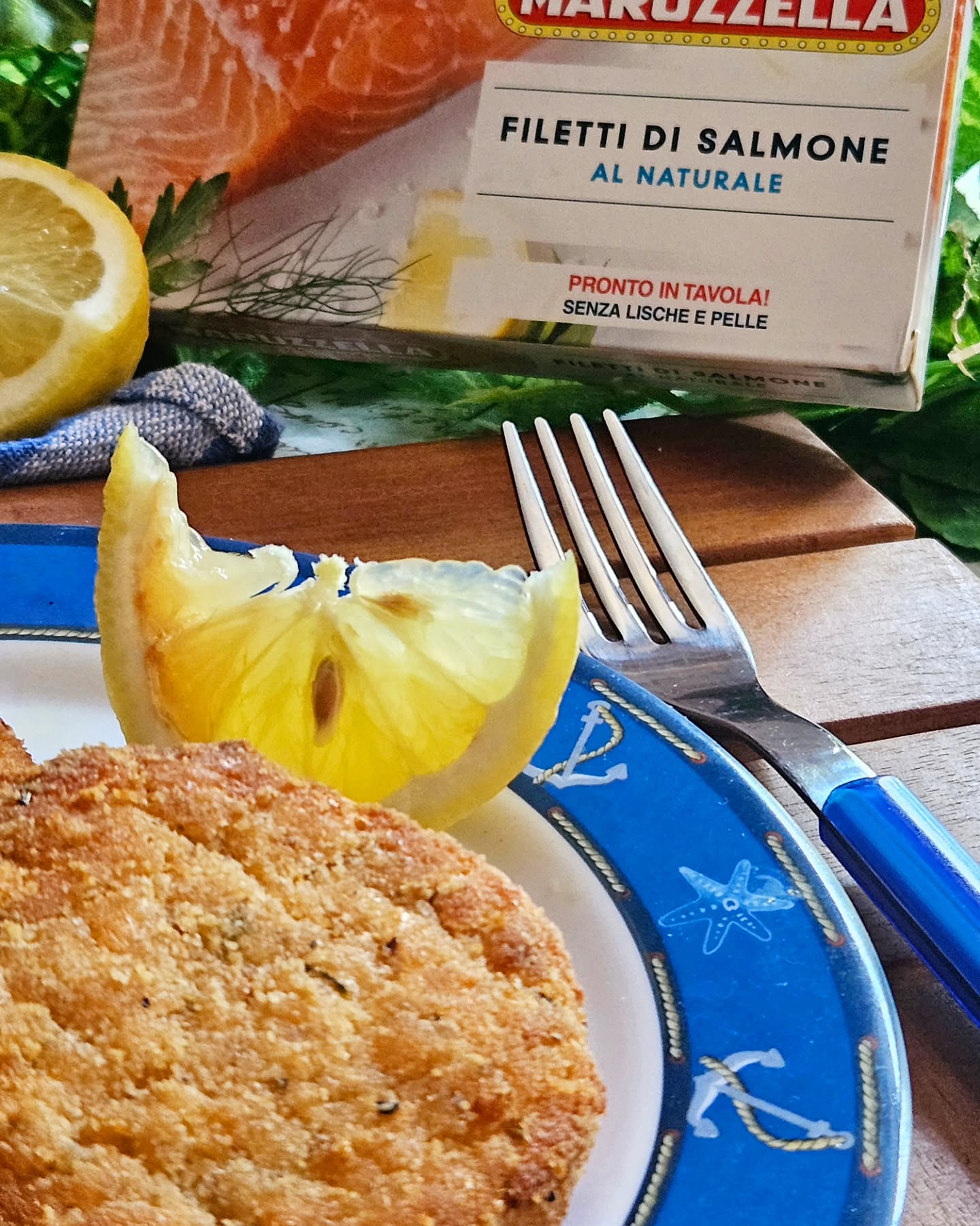 Air-Fried Quick Salmon Burgers