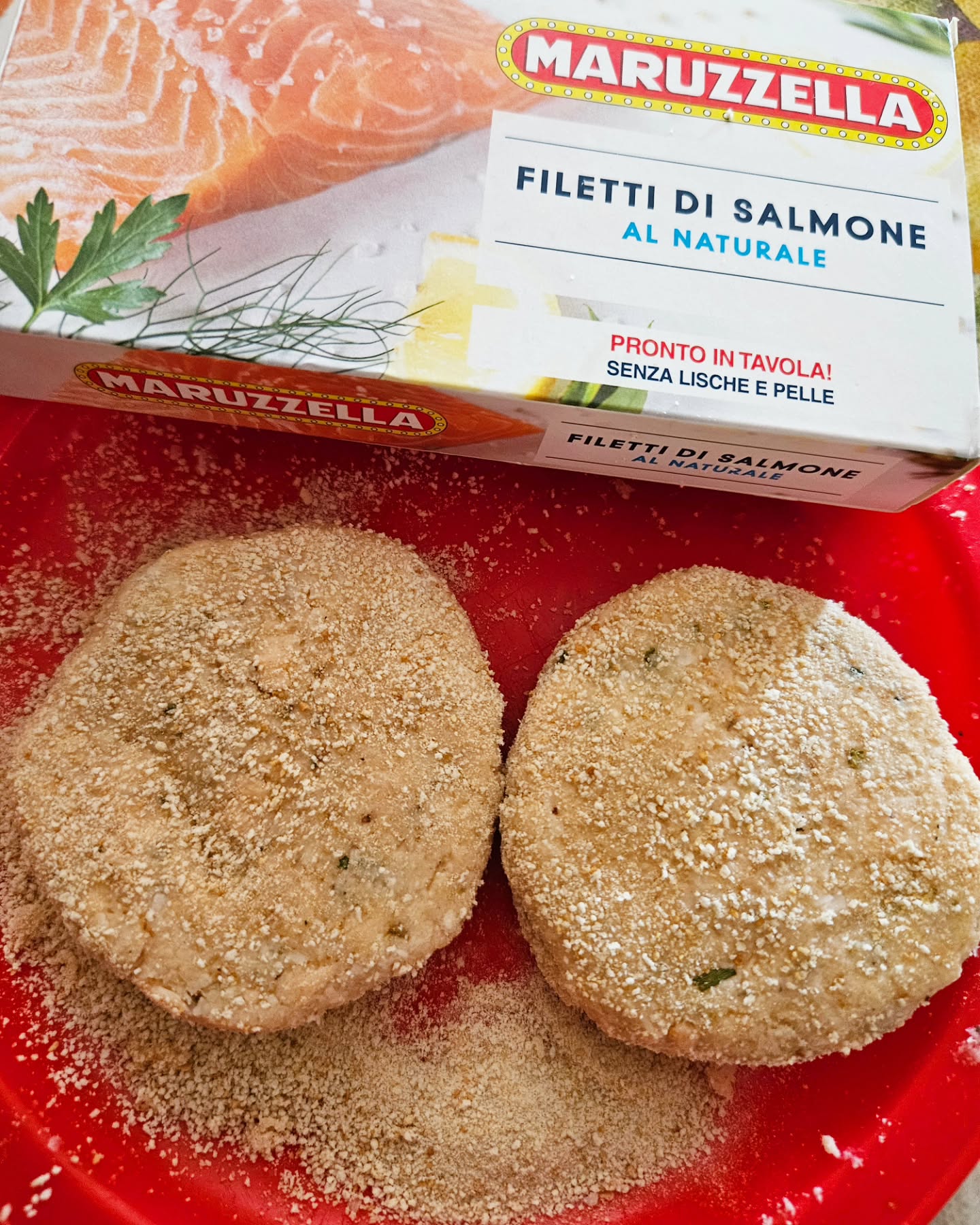 Air-Fried Quick Salmon Burgers