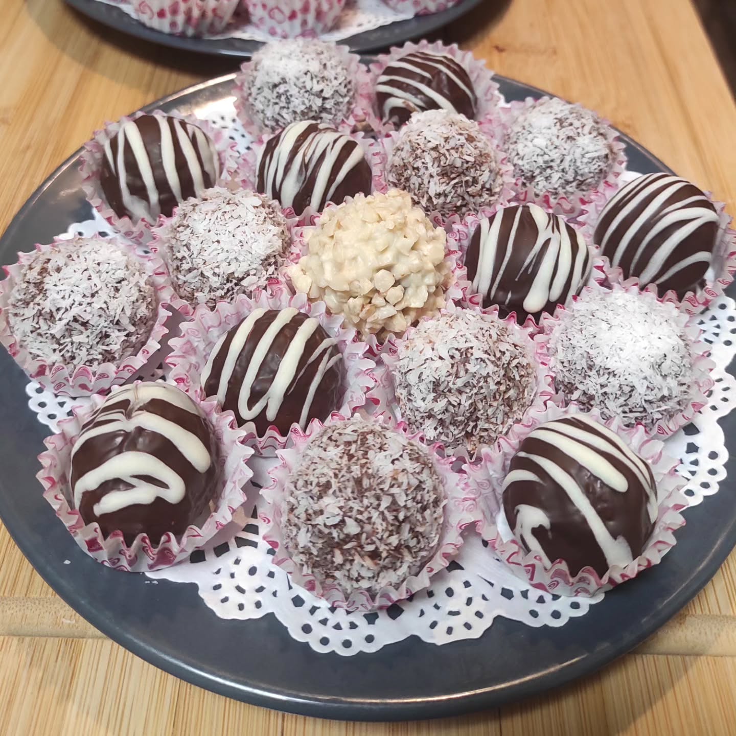 No-Bake Date and Nut Balls