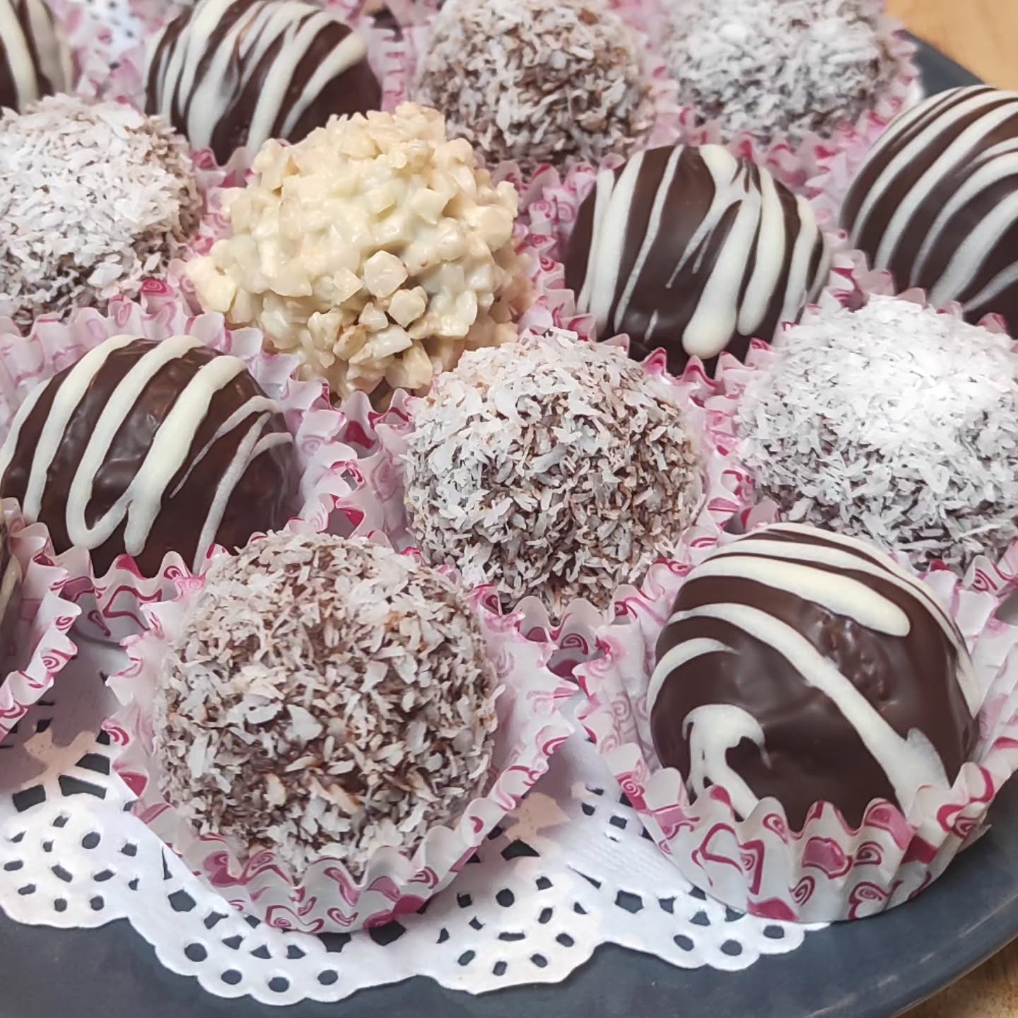 No-Bake Date and Nut Balls