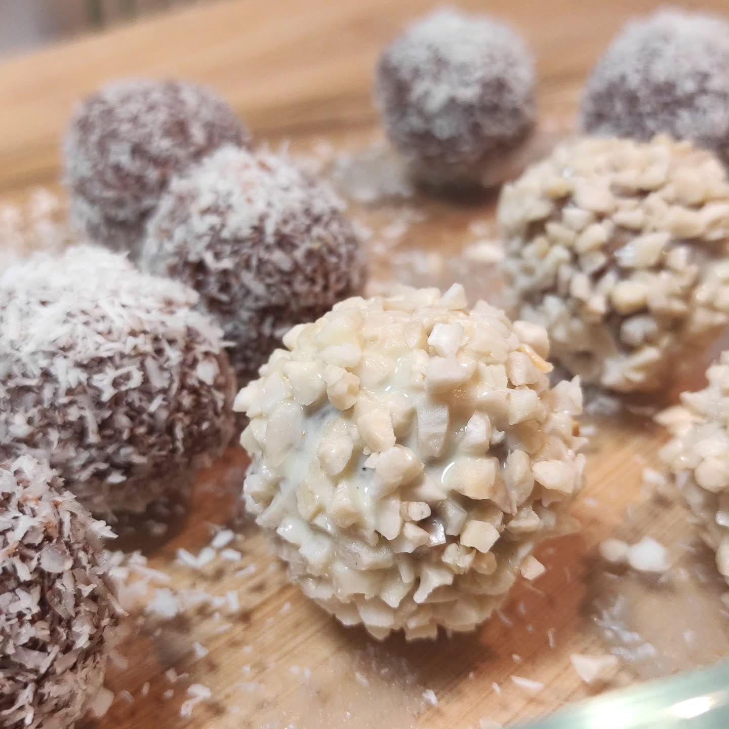 No-Bake Date and Nut Balls