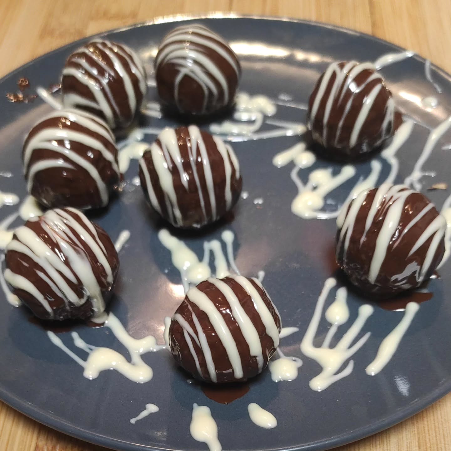 No-Bake Date and Nut Balls