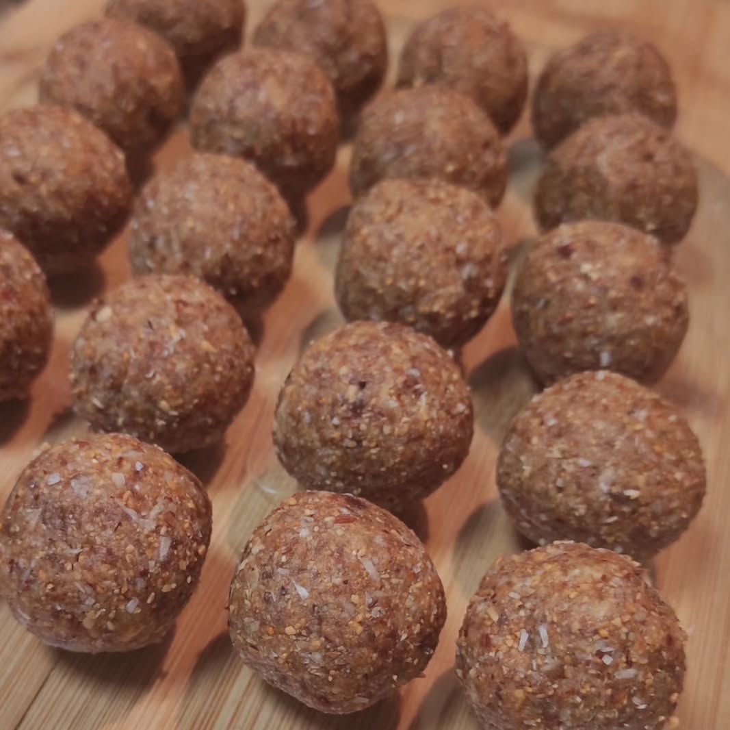 No-Bake Date and Nut Balls