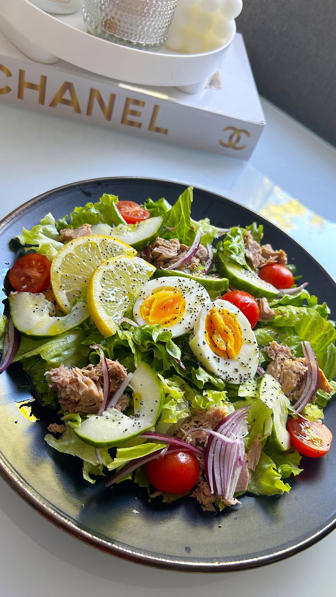 Tuna Salad with Fresh Vegetables