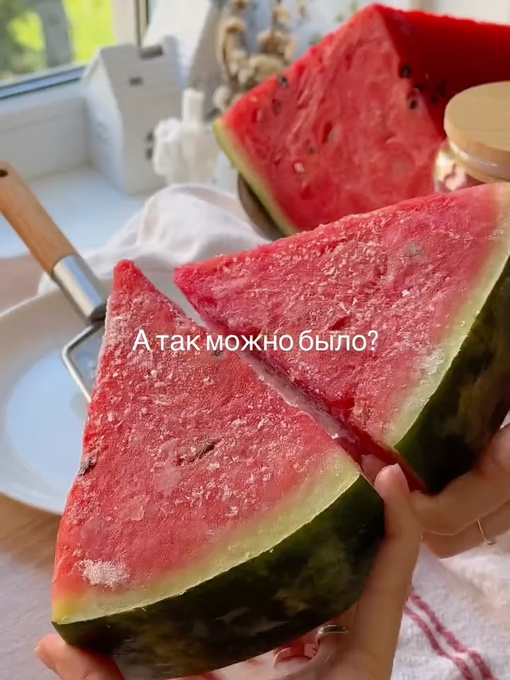 Refreshing Watermelon Mint Lemonade Drink