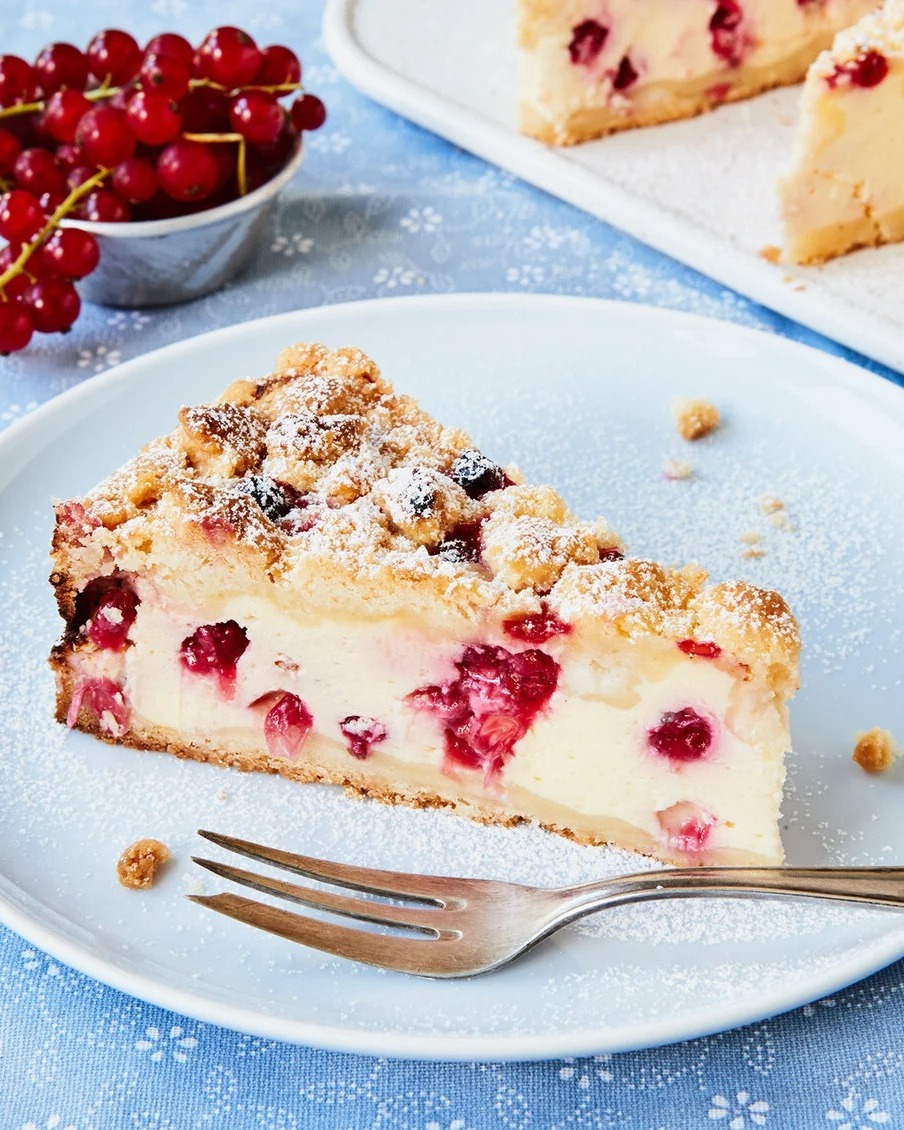 Homemade Currant Streusel Cheesecake