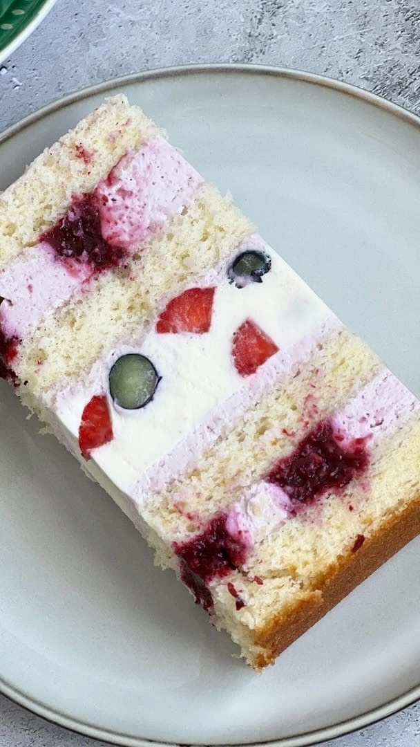Easy Vanilla Sponge Cake