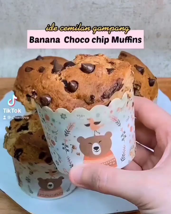 Banana Chocolate Chip Muffins