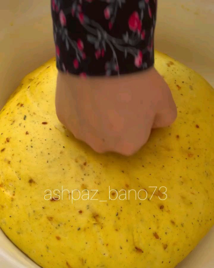 Aromatic Iranian Komaj Bread