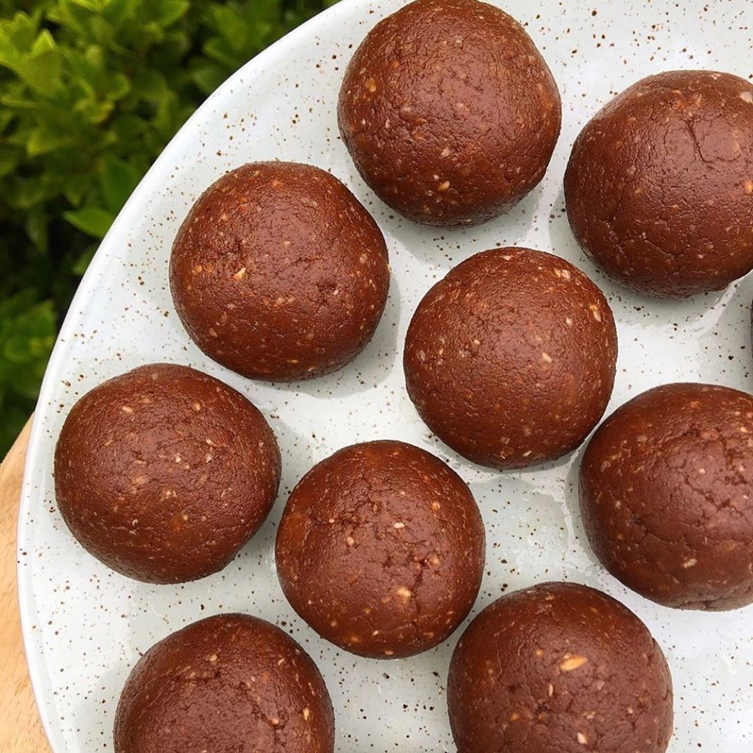 Easy Protein-Packed Chocolate Cookie Dough Balls