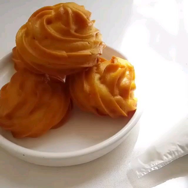 Easy Steamed Cream Puffs
