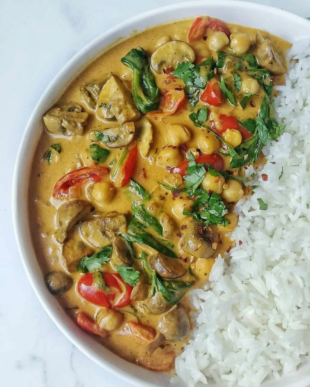 Chickpea Spinach Mushroom Curry