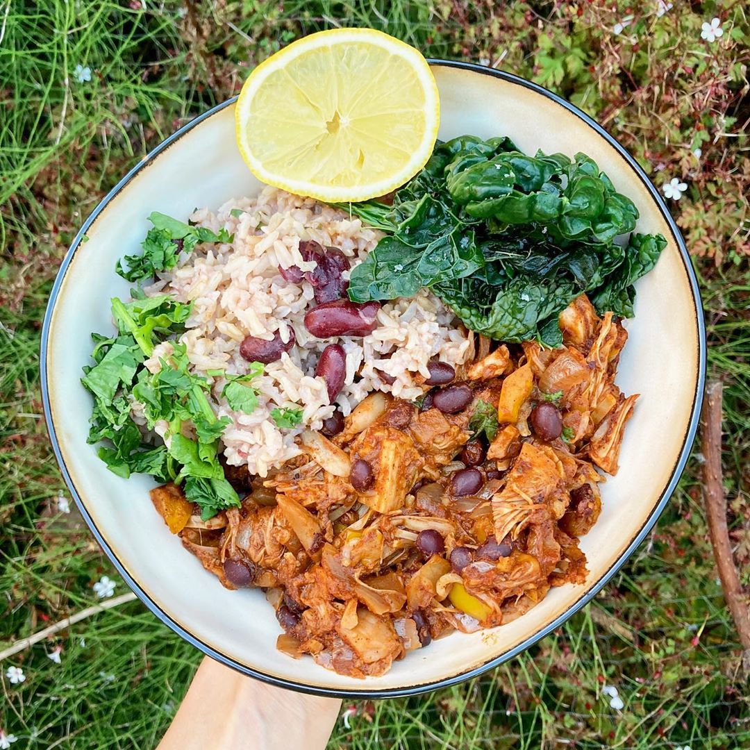 Caribbean Jerk Jackfruit and Black Bean Curry