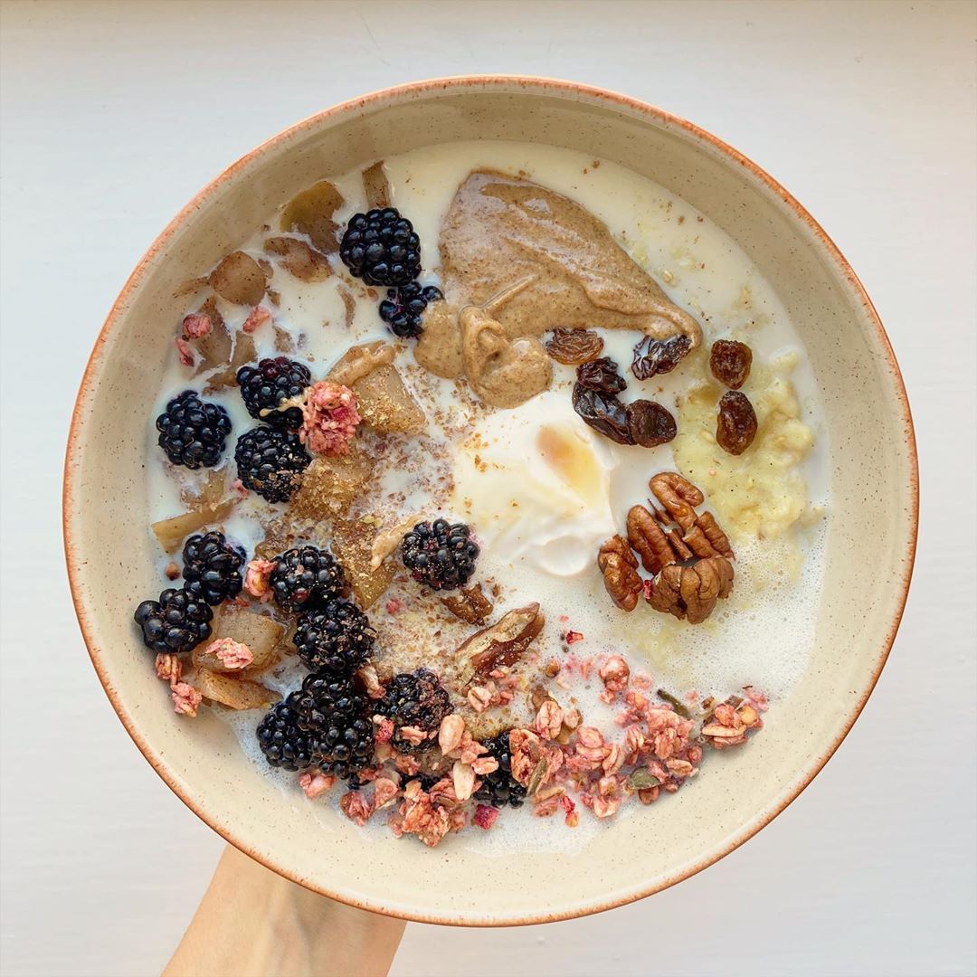 Autumn Spiced Oatmeal Bowl