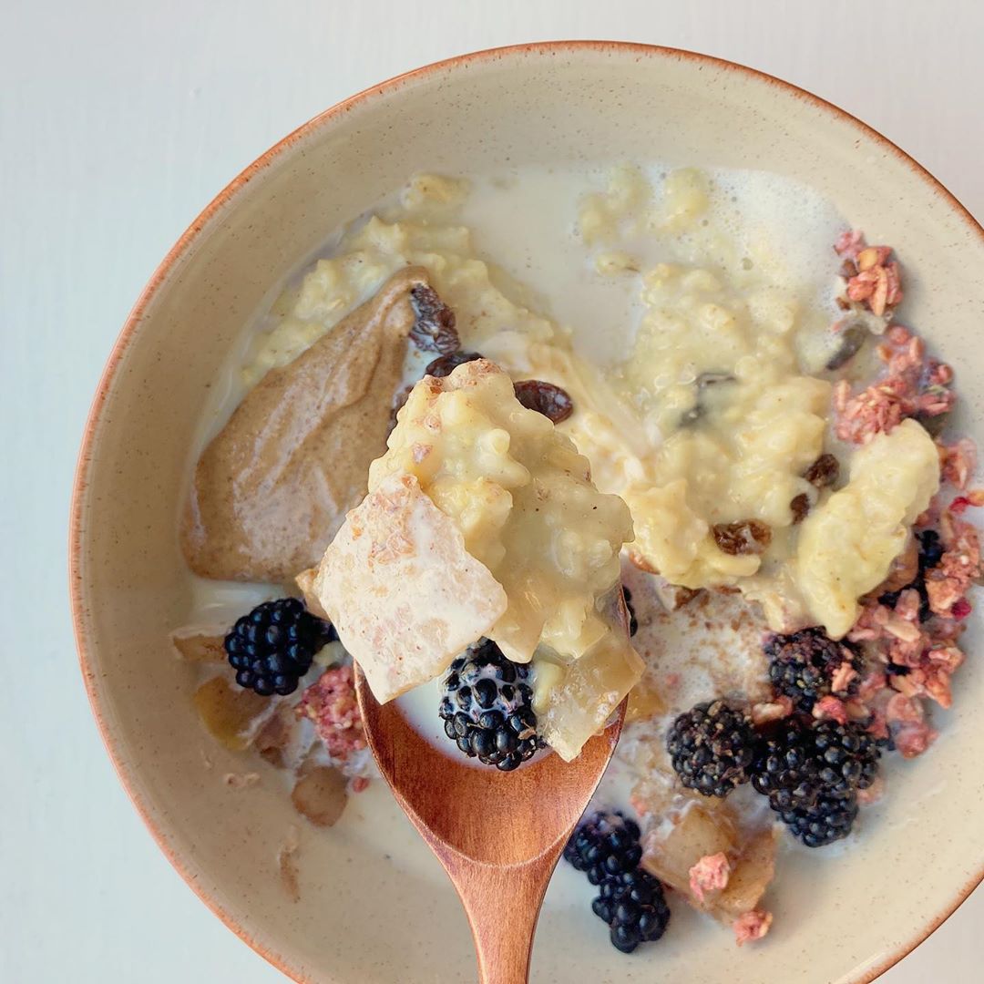 Autumn Spiced Oatmeal Bowl